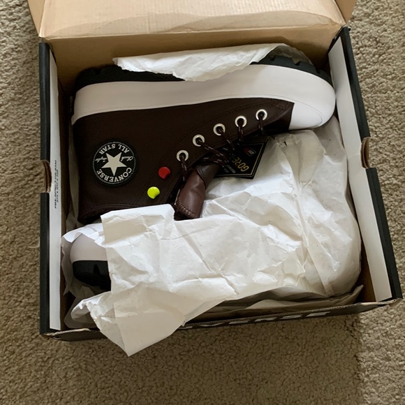 Converse Shoes - Brown leather converse